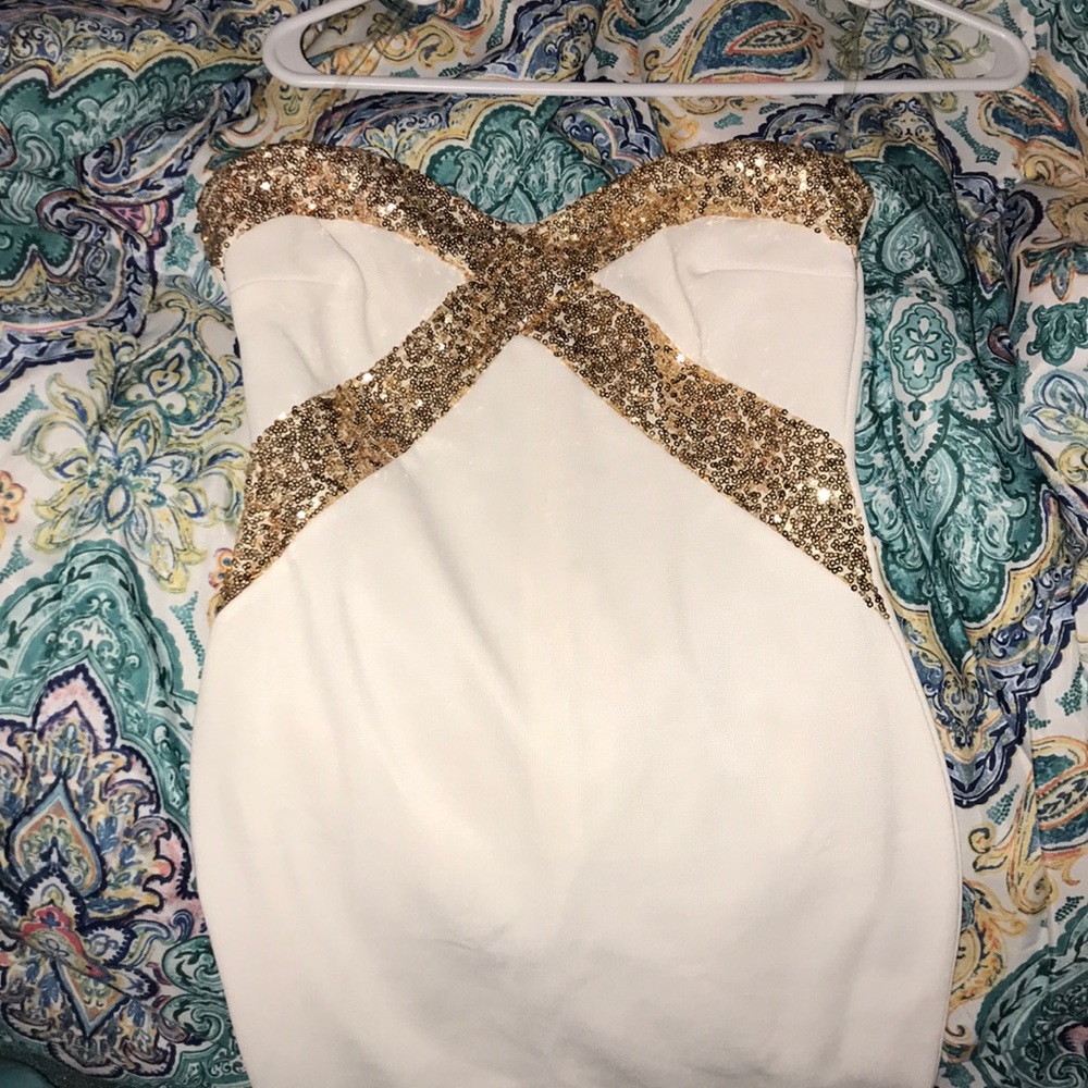 White strapless dress